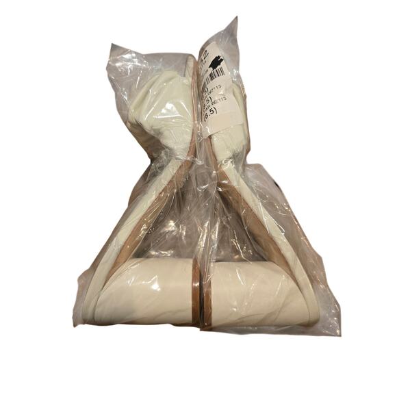 LPA Robyn Heel in White – EUC Size 8.5 - Picture 2 of 3